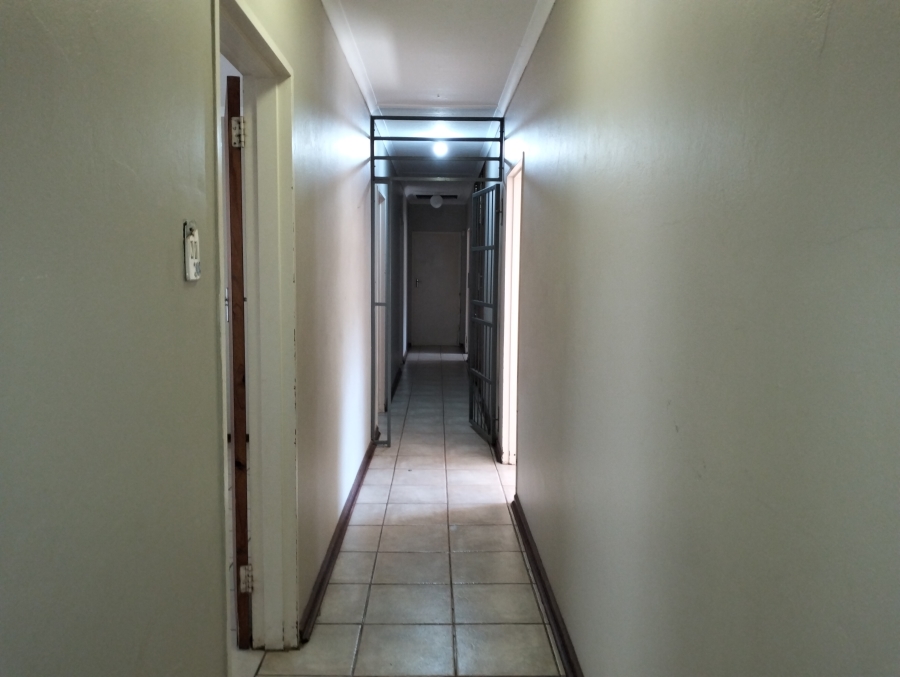 To Let 4 Bedroom Property for Rent in Hankey Eastern Cape